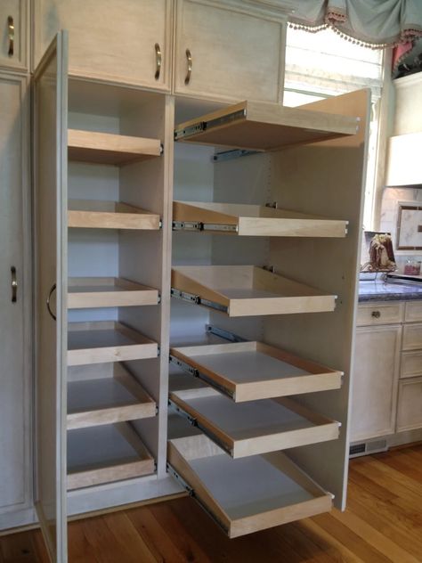 Pot Pan Storage Cabinet, Organize Kitchen Drawers, Diy Kitchen Ideas, Kitchen Pullout, Organize Kitchen, Pantry Drawers, House Flipping, Pantry Remodel, Pantry Cupboard