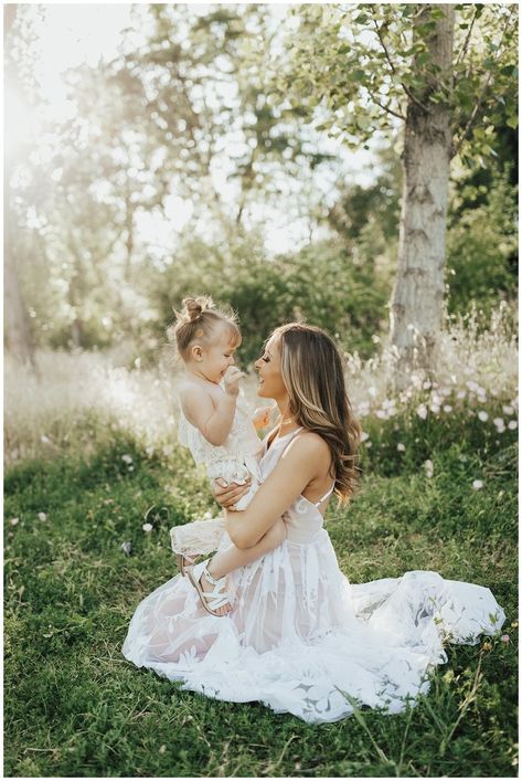 Mom Daughter Photography, Mommy Daughter Photography, Mommy Daughter Photoshoot, Family Maternity Session, Mommy Daughter Pictures, Family Photoshoot Ideas, Mommy Daughter Photos, Mother Daughter Pictures, Mother Baby Photography