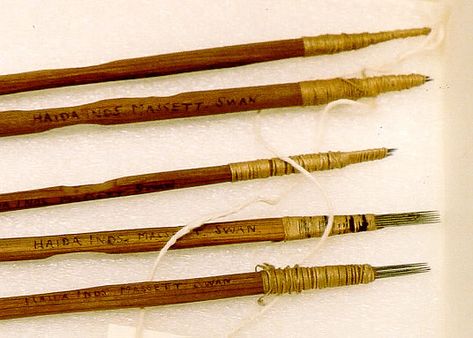 Haida hand-poking tattooing tools, close to life-size. Tattoo Knowledge, Tebori Tattoo, Haida Tattoo, Tattoo Tools, Ethnic Tattoo, Homemade Tattoos, Ancient Tattoo, Stick N Poke, Handpoke Tattoo