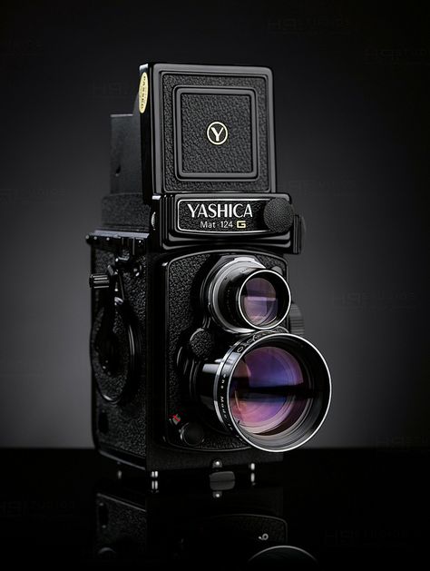 Yashica Mat-124 G | by Valdormar Hauslendale Yashica Mat 124g, Fotocamere Vintage, Camera Collection, Camera Pictures, Antique Cameras, Medium Format Camera, Old Cameras, Classic Camera, Still Photography