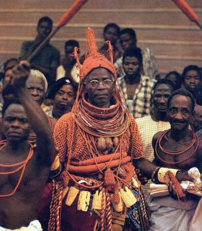 #169  Contextual photograph: Oba of Benin; Wall plaque, from Oba’s Palace. Edo peoples, Benin (Nigeria). 16th century C.E. Cast brass. Benin Empire, Ap Art History 250, African Kings, Benin City, Black Royalty, African Royalty, Warrior King, African Spirituality, African People