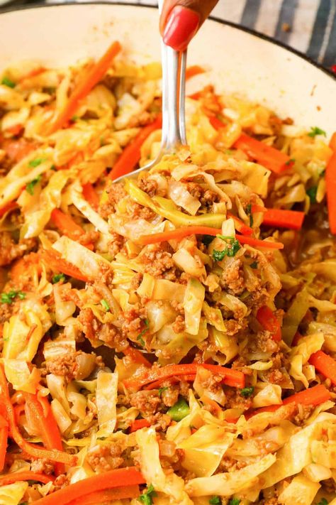 Cabbage Mix Recipes, Ground Beef And Butternut Squash Recipes, Cabbage Beef Bake, Ground Beef Cabbage Recipes, Cabbage Ground Beef Recipes, Ground Beef And Cabbage Recipes, Cabbage And Ground Beef Recipes, Cabbage And Ground Beef, Cabbage Beef