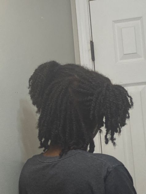 2 Strand Twist 4c Natural Hair, Styled Mini Twists, Mini Twists Aesthetic, Claw Clip Mini Twists, Different Ways To Style Mini Twists, Mini Twists Natural Hair Short 4c, Mini Twists Natural Hair Claw Clip, Two Strand Twist Hairstyles Natural Hair, Short Mini Twist Hairstyles