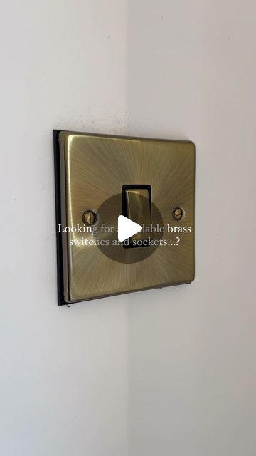 Brass Sockets And Switches, Kitchen Sockets, Brass Switches, Switches And Sockets, Living Room And Kitchen, General Ideas, Usb Outlet, The Click, Brass Decor