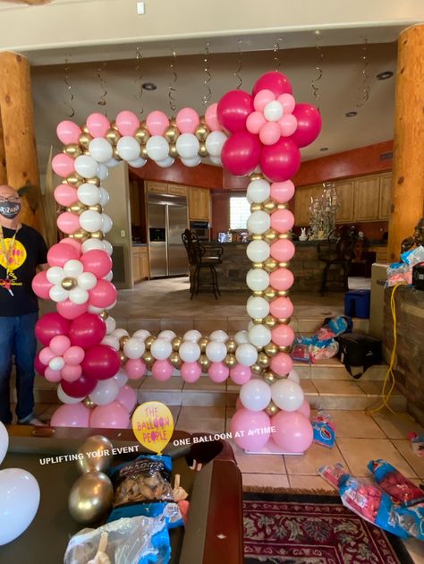 Balloon Photo Frames and Selfie Stations, Photo Frames can be a great addition to many events, providing a very visual reminder of the event! #BalloonStylist #Balloons #BalloonDecor #Balloonart #BalloonPeopleAZ #BalloonEvents #BalloonDesign https://theballoonpeople.net/pp_gallery/photo-frames/ Square Balloon Arch Frame, Balloon Picture Frame, Balloon Photo Frame, Balloon Photo Backdrop, Balloon Room, Avengers Birthday Party Decorations, Balloon Arch Frame, Balloon People, Balloon Photo