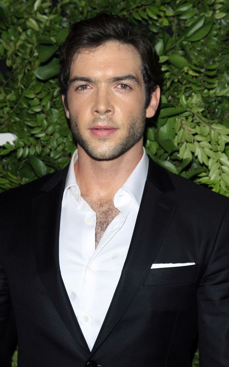 Ethan Peck, Beef Cake, Star Trek Strange New Worlds, Anson Mount, Strange New Worlds, Gregory Peck, Gary Cooper, Hottest Male Celebrities, Film Stars