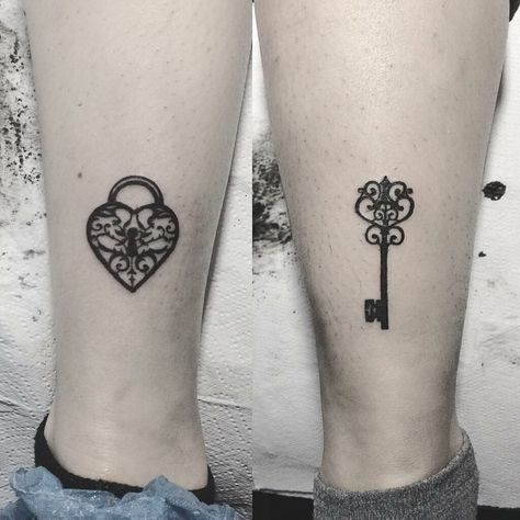 Locket And Key Tattoo For Couples, Heart Lock And Key Tattoo Design, Key And Lock Tattoo Couple, Lock And Key Tattoo Couple, Key And Lock Tattoo, Lock And Key Couple Tattoo, Lock And Key Tattoo, Lock Key Tattoos, Key Locket