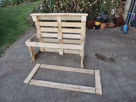 Diy Cozinha, Outdoor Play Kitchen, Mud Kitchen For Kids, Pallet Kitchen, Diy Mud Kitchen, Play Kitchens, Natural Playground, Mud Kitchen, Garden Types