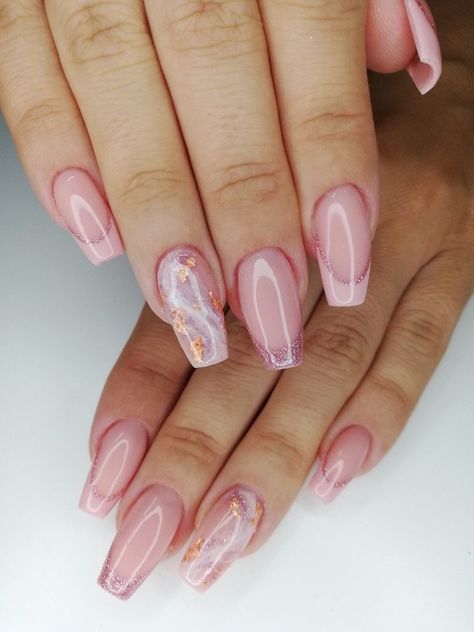 Pink Ombre Nails Glitter Rose Gold, Dusty Rose Prom Nails, Light Pink Rose Gold Nails, Dusty Rose Nails Design Wedding, Dusty Pink And Gold Nails, Cute Pink And Gold Nails, Nail Art Designs Pink Rose Gold, Pink Wedding Nails Design, Birthday Nails Rose Gold