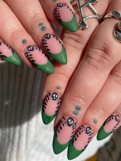 Multicolor  Collar   Plants Color Nails Embellished   Beauty Tools Nagellack Trends, Halloween Press On Nails, Nagel Tips, Manicure Tips, Purple Nail, French Nail Designs, Halloween Nail Designs, Stick On Nails, Nail Art Hacks