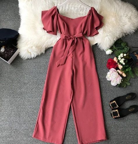 f670ef5d2d6bdf8f29450a970494dd64desc44237702ri Jumsute Outfit, Strand Outfit, Trendy Dress Outfits, Outfit Trends, Stylish Dresses For Girls, Fashion Attire, Stylish Dress Designs, Jumpsuit Fashion, Girls Fashion Clothes