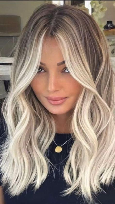 Bright Blonde Ombre, Baliage On Blonde Hair, Baliage Blonde Highlights, Highlights Blonde Brown Hair, Blonde Shadow Root With Lowlights, Shaded Roots Blonde Hair, Shadowroot Blonde Balayage, Platinum Blonde Hair On Dark Hair, Bold Blonde Balayage