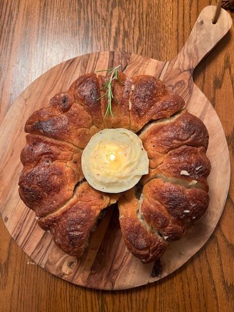 Rosemary Garlic Bread with a Garlic Butter Candle — Deno's Diner Garlic Butter Candle Recipe, Garlic Butter Candle, Garlic Bread Candle, No Knead Rustic Rosemary Garlic Bread, Rustic No Knead Garlic Rosemary Bread, Rosemary Garlic Bread, Lemon Herb Garlic Butter Candle, Festive Bread, Making Butter