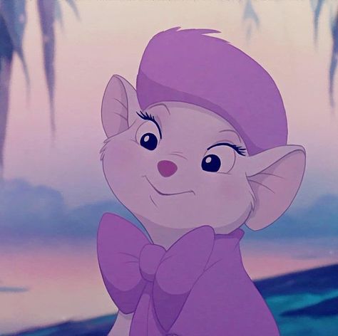 From the Rescuers Down Under (1990) Miss Bianca, Old Disney Movies, The Rescuers, Disney Animated Movies, Disney Dogs, Disney Animals, Disney Favorites, Old Disney, Pinturas Disney