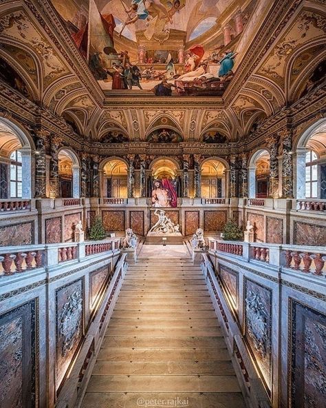 Best Vienna Photos on Instagram: “Explore the most beautiful places in Vienna▶️ @best_vienna_photos . . . . Inside the museum of art history. 🎨 Picture by @peter.rajkai…” Vienna Museum, Vienna Art, Vienna Austria, History Museum, Most Beautiful Places, Museum Of Art, Vienna, Art Museum, Art History