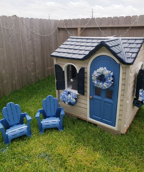 Plastic Wendy House Makeover, Repurpose Playhouse, Shower Products Aesthetic, Plastic Playhouse Makeover, Painted Playhouse, Diy Playhouse Makeover, Walmart Paint, Diy Outdoor Toys, Plastic Playhouse