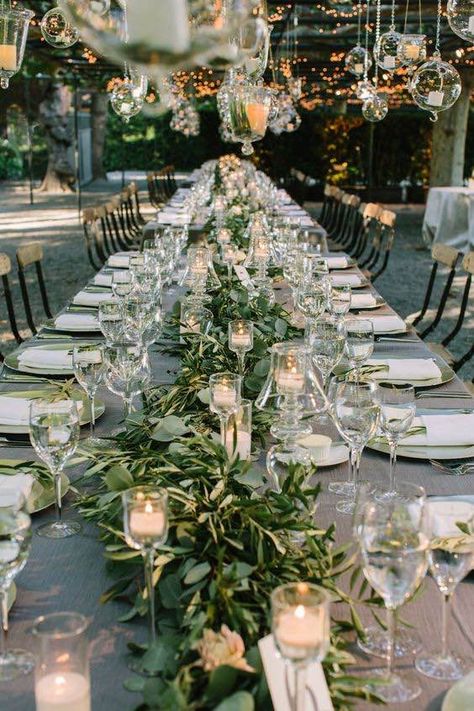 Bright lights illuminate this beautiful outdoor Napa wedding at Beaulieu Gardens. Photos by The Edges Wedding Photography. Affordable Wedding Centerpieces, Greenery Wedding Decor, Elegant Dinner Party, Expo 2020, Napa Wedding, Outdoor Dinner, בר מצווה, Elegant Dinner, Long Table