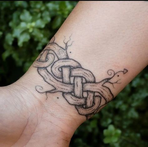 Celtic Knot Wrist Tattoo, Celtic Wrist Band Tattoo, Celtic Style Tattoo, Celtic Knot Band Tattoo, Celtic Hip Tattoo, Scottish Knot Tattoo, Celtic Hand Tattoos, Viking Band Tattoo, Celtic Hand Tattoo