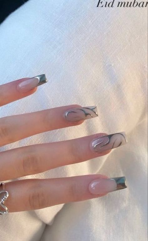 Acrylic Overlay Nails Chrome, Chrome Tip Nails Coffin, Kylie Jenner Chrome Nails, Crome Nails Design 3d, Chrome French Tip Designs, Chrome Inspired Nails, Sliver Chrome French Nails, Sliver Chrome Nails Designs, Nails With Chrome Lines