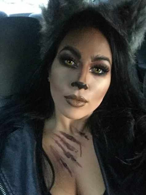 Halloween makeup! Werewolf makeup Werewolf Makeup, Wolf Makeup, Werewolf Girl, Female Werewolves, Werewolf Costume, Halloween Coustumes, Halloween Makeup Scary, Trendy Halloween Costumes, Mermaid Makeup