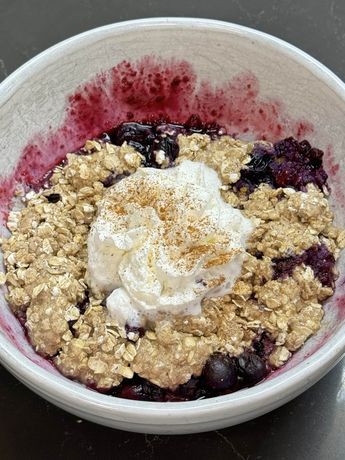 High Protein Blueberry Crumble High Protein Berry Crumble, Protein Blueberry, Clean Simple Eats, High Protein Desserts, Berry Crumble, Blueberry Crumble, Protein Desserts, Crisp Recipe, Dessert Ingredients