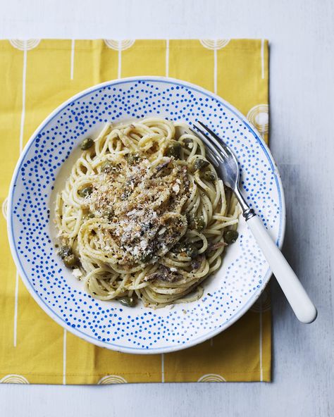 This midweek pasta supper packs a real flavour punch, with anchovies and capers, and it's on the table in less than 15 minutes. Pasta With Anchovies, Pasta Photography, Lemon Parmesan Pasta, Anchovy Pasta, Anchovy Recipes, Capers Recipe, Delicious Magazine, Noodle Dishes, Anchovies