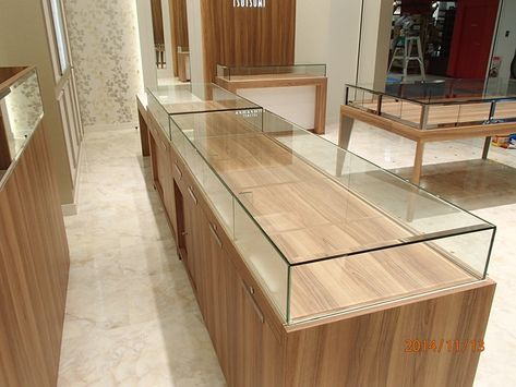 jewellery shop counter furniture design, jewelry shop counter display Jewellery Shop Counter, Jewelry Display Cabinet, Jewelry Display Cases, Mobile Shop Design, Shop Counter Design, Fancy Store, Jewelry Shop Display, Jewelry Store Interior, Jewelry Store Displays