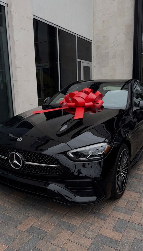 Black Mercedes, Vision Board Pics, مرسيدس بنز, Dream Cars Mercedes, Vision Board Pictures, Car Goals, Mercedes Car, Luxury Lifestyle Dreams, Benz Car