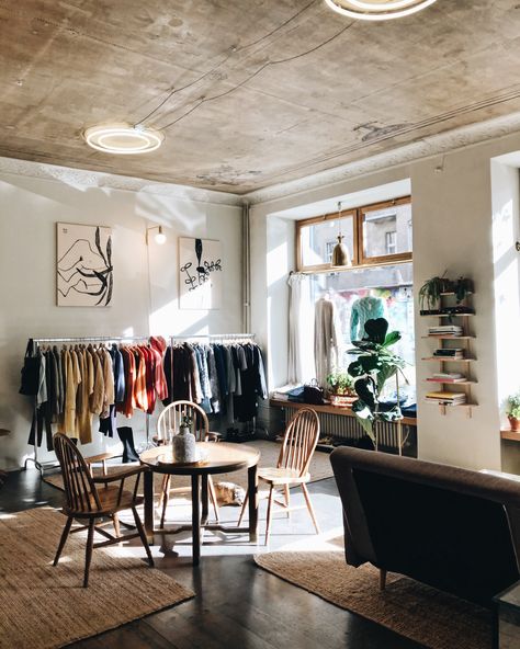 Small Clothing Store Interior, Vintage Shop Display, The Smell Of Coffee, Design Studio Office, Clothing Store Interior, Cafe Concept, Clothing Displays, Homemade Art, Showroom Interior Design