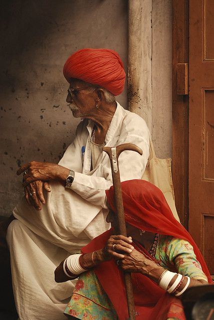 Image Couple, Amazing India, Robert Doisneau, Indian People, India Culture, India Photography, Vintage India, India People, Indian Photography