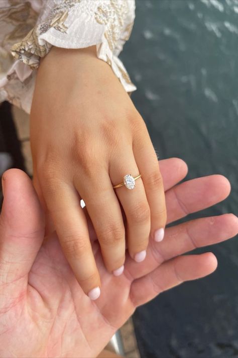 Preppy Engagement Ring, Engagement Rings Finger Shape, Dainty Engagement Ring Gold, Small Diamond Engagement Ring, Oval Promise Ring, Halo Solitaire Engagement Ring, Gold Oval Engagement Ring, Wedding Ring Oval, Small Engagement Rings