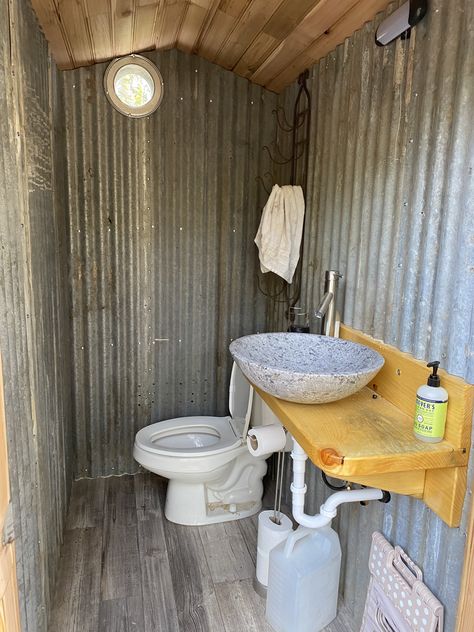 Outdoor Restaurant Ideas, Shed Bathroom, Tin Bathroom, Outdoor Restroom, Simple Toilet, Grain Bin House, Apartment Patio Furniture, Outhouse Bathroom, Outhouse Decor