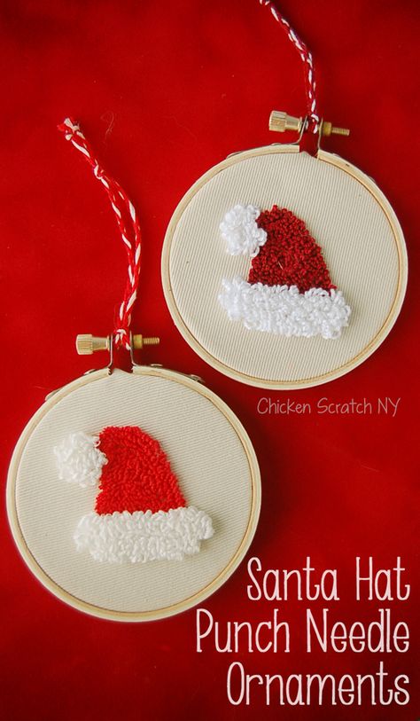 Make adorable Santa Hat Punch Needle Ornaments with this free printable pattern utilizing 2 loop lengths for texture Wine Bag Pattern, Christmas Punch, Punch Needle Patterns, Chicken Scratch, Penny Rugs, Punch Needle Embroidery, Needle Punch, 자수 디자인, Crewel Embroidery