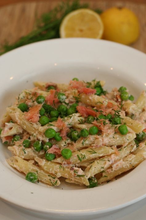 creamy penne with smoked trout and peas Smoked Trout Recipe, Penne Pasta Recipes, Fish Pasta, Trout Recipes, Cream Pasta, Irish Food, Smoked Trout, Smoked Fish, Man Food