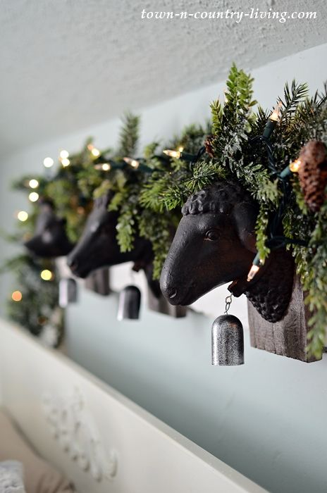 Farm Animal Heads with Bells Wall Decor Christmas Farm Decorations, Goat Wagon Christmas Decor, Barnyard Christmas Decor, Farm Animal Christmas Tree, Farm Christmas Ornaments, Tis The Season To Be Jolly, Christmas Projects Diy, Country Farmhouse Decor, Holiday Home Decor