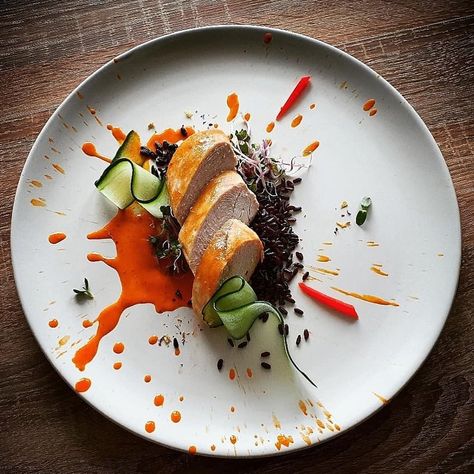 Chefsplateform’s Instagram profile post: “• Grilled chicken | Pepper sauce | Natural black rice • By lp_catering_events Follow 📍 @lp_catering_events on Instagram! —————————— Follow📌…” Food Plating Aesthetic, Plating Rice, Plating Food Presentation, Rice Plating, Dish Presentation, Food Plating Design, Gastronomic Food, Fancy Food Presentation, Fine Dining Plating