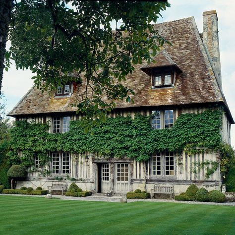 A literal chocolate box cottage in Suffolk hits the market - see inside | House & Garden English Countryside Home, Architect Table, Formal Garden Design, Garden Magazine, British Garden, Country Retreat, Formal Garden, French Architecture, Exterior Details