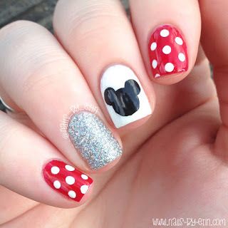 Mickey And Minnie Mouse Nail Art, Simple Disney Nails Natural, Disney Gel Nails, Simple Disney Nails, Disney World Nails, Minnie Mouse Nail Art, Mouse Nail Art, Disney Nail Art, Disneyland Nails