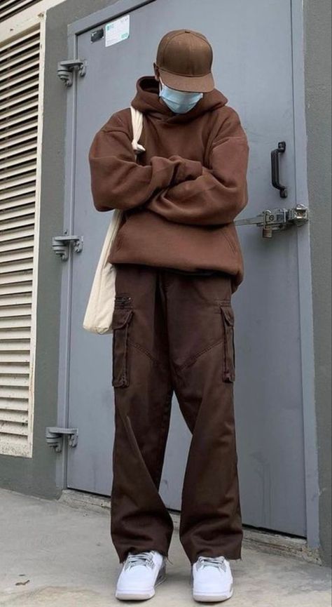 Brown Outfits Men Aesthetic, Brown Aesthetic Outfits Men, Baggy Cargos Men Outfit, Baggy Cargo Outfit Men, Baggy Clothes Outfit Boys, Brown Cargo Outfit Men, Baggy Fits Aesthetic Men, Baggy Clothes Outfit Men Street Styles, Baggy Mens Outfits