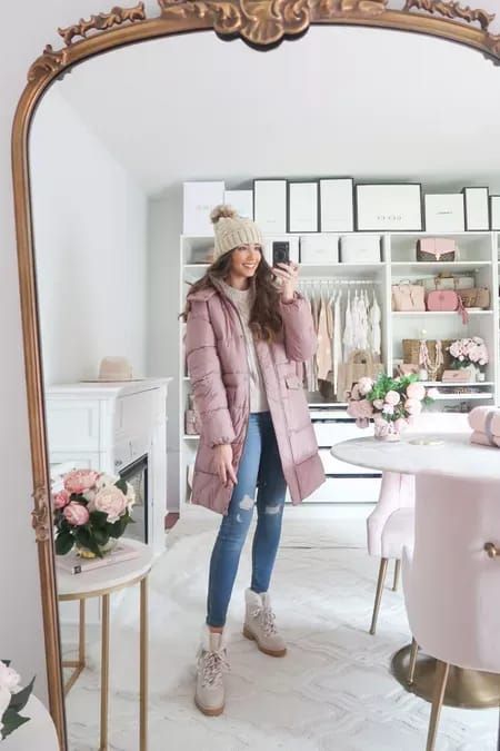 Women's Winter Fashion Ideas Light Pink Coat Outfits Winter, Winter Trip Outfits Cold Weather, Winter Snow Outfits Women, Pink Coat Outfit Winter, Pink Puffer Jacket Outfit, Winter Outfits Dress, Women's Winter Outfit, Pink Coat Outfit, Puffer Jacket Outfits