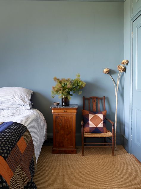 Edward Bulmer, Scandi Bedroom, Restful Bedrooms, Clever Kitchen Storage, English Country House, October 29, Spare Room, Blue Bedroom, Blue Walls