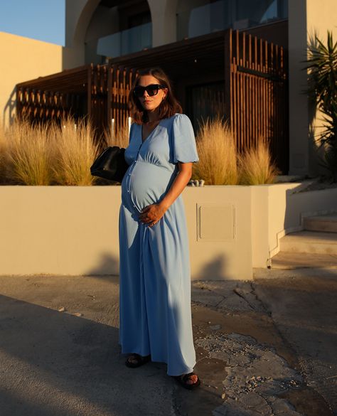 Your baby moon checklist ✔️⁠ ⁠ ✨ Dress-up evening dress⁠ ✨ Must-have eco-conscious swimsuit⁠ ✨ The comfiest co-ord set (your words, not ours!)⁠ ✨ Elevated throw-on outfit (loose crisp shirt + palazzo trousers)⁠ 🙌🏽 ✨ Cool, breathable linen  📸: @hannahcrosskey Loose Fit Outfits, Postpartum Dresses, Maternity Dress Outfits, Fit Outfits, Baby Moon, Palazzo Trousers, Future Style, Baby Shower Dresses, Shower Dresses