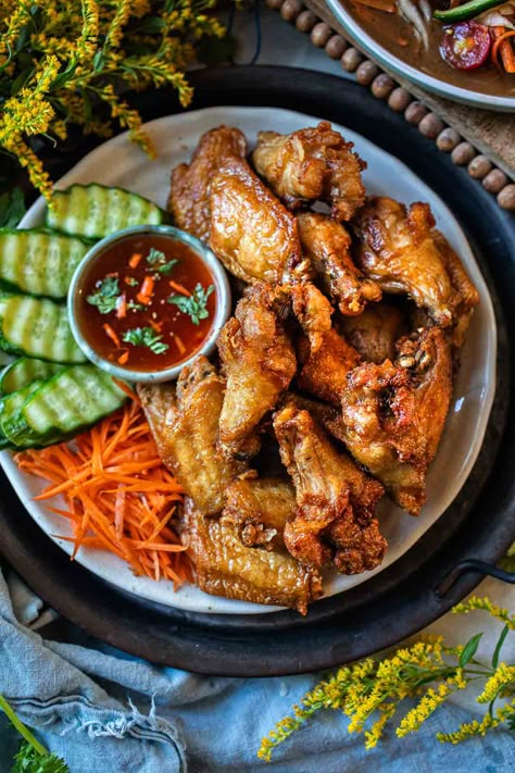 Thai Wings, Thai Fried Chicken, Thai Chicken Wings, Authentic Thai Recipes, Gai Yang Chicken, Thailand Fried Chicken, Thai Food, Taiwan Fried Chicken, Thai Chicken Wings Recipe