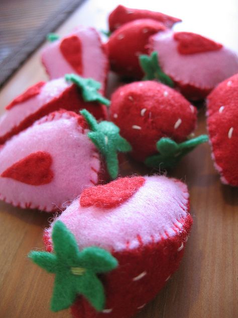 How To (felt strawberry halves) by MegnificentMade, via Flickr Felted Strawberry, Tea Party Christmas, Felt Strawberries, Strawberry Tops, Felt Strawberry, Felt Fruit, Short Cake, Strawberry Tea, Felt Play Food