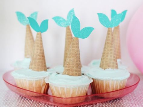 ice cream cone mermaid cakes | And the mermaid tail (made with an ice cream cone) cupcakes are ... Mermaid Pool Parties, Ariel Birthday Party, Ariel Party, Ariel Birthday, Anniversaire Harry Potter, Mermaid Theme Party, Sea Birthday Party, Mermaid Parties, Little Mermaid Birthday