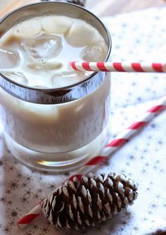 Chocolate White Russian, White Russian Recipes, White Chocolate Liqueur, Liquor Recipes, Chocolate Liquor, Liquor Drinks, Chocolate Liqueur, Winter Cocktails, White Russian