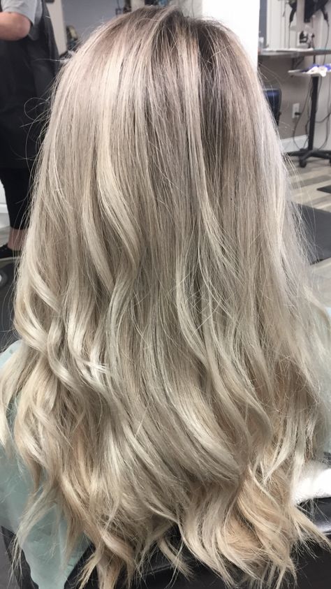 One of my fav blonde color corrections. Heavy bleached using matrix light master and 20volume, low and slow. Shadow root with all nutrient 4ch + 10v. For 20 min. Then toned with 9t + 9p in shades eq. Finished with matrix brass off shampoo and conditioner. #matrix #platinum #blondes #colorcorrection #allnutrientcolor #shadeseq Bleach And Tone Shadow Root, Platinum Blonde With Shadow Root, Blonde With Shadow Root, Matrix Brass Off, Bleach And Tone, Shadow Root, Bright Blonde, Amazing Hair, Platinum Blonde