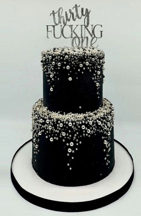 Geometric Cake Design, Nicole Bonnet, How To Decorate Cakes, Black And Gold Cake, White Birthday Cakes, Gold Birthday Cake, 21st Cake, Black Cake, Black Wedding Cakes