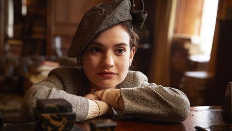 Juliet Ashton /  The Guernsey Literary and Potato Peel Pie Society The Guernsey Literary And Potato, Potato Peel Pie, Potato Peel Pie Society, The Guernsey Literary, Jessica Brown Findlay, Jessica Brown, Matthew Goode, Fifties Fashion, 2018 Movies