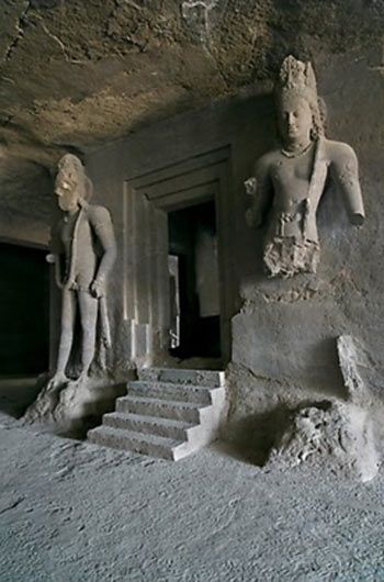 Shiva shrine in Elephanta cave Elephanta Caves, Ajanta Caves, History Of India, Ancient Origins, Ancient Artifacts, Incredible India, India Travel, Unesco World Heritage Site, Unesco World Heritage